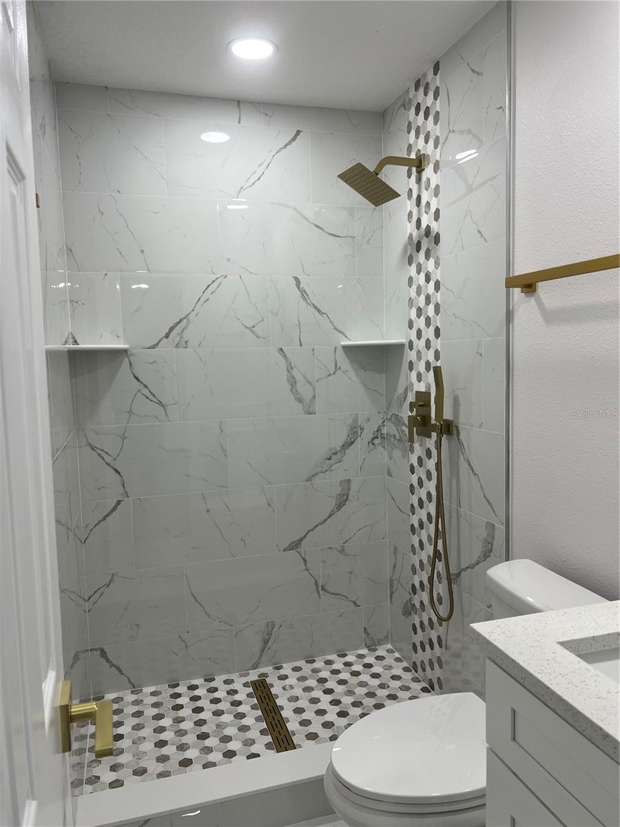 Image 17 of 65 For 2811 Auburn Avenue W