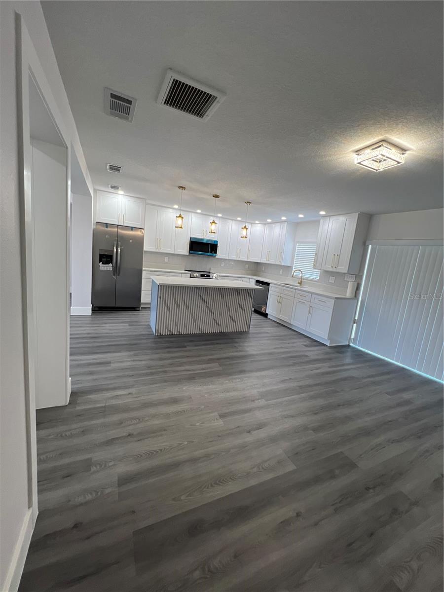 Image 21 of 65 For 2811 Auburn Avenue W