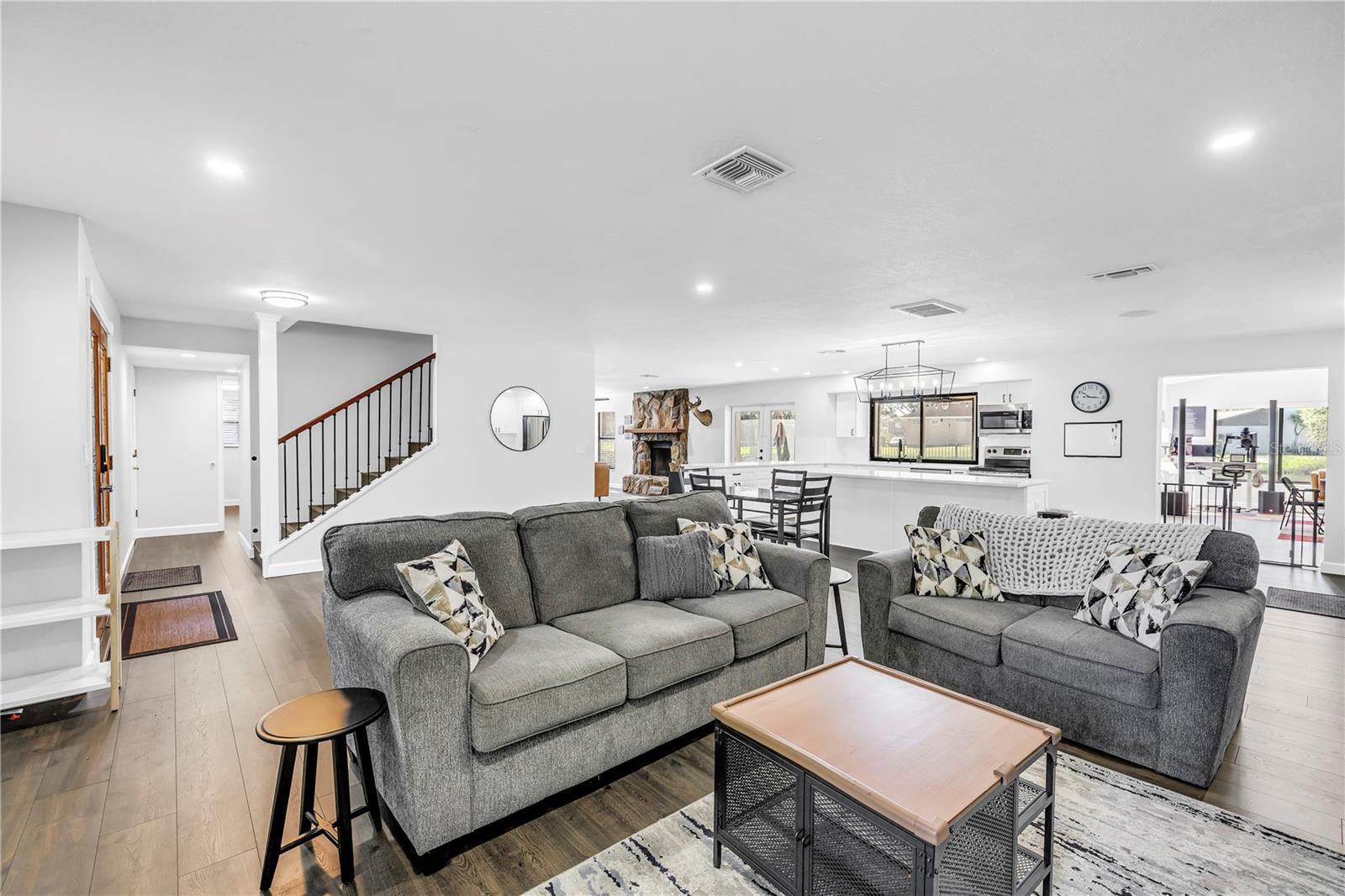 Image 16 of 52 For 8950 Baywood Park Drive