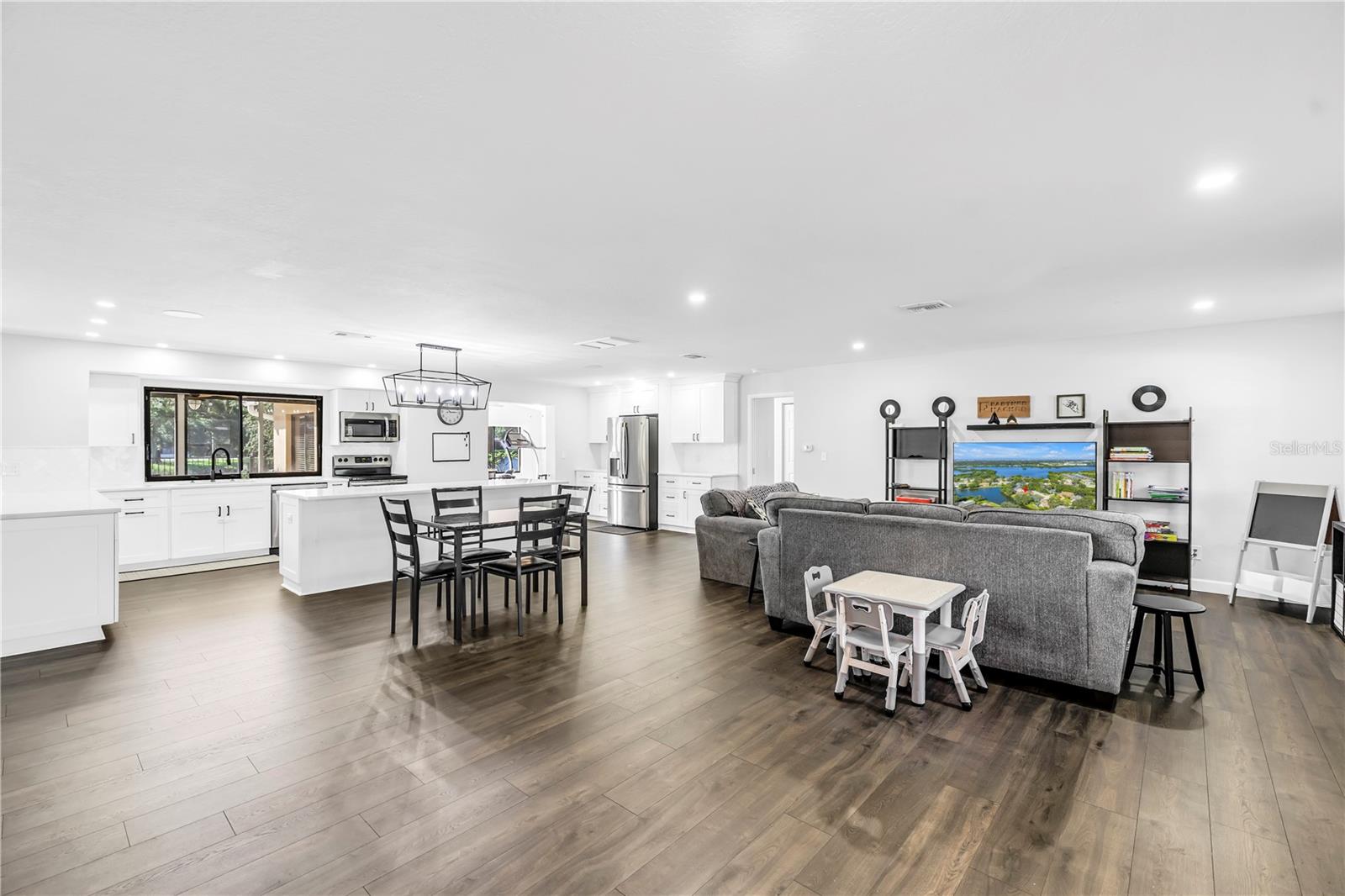Image 4 of 52 For 8950 Baywood Park Drive