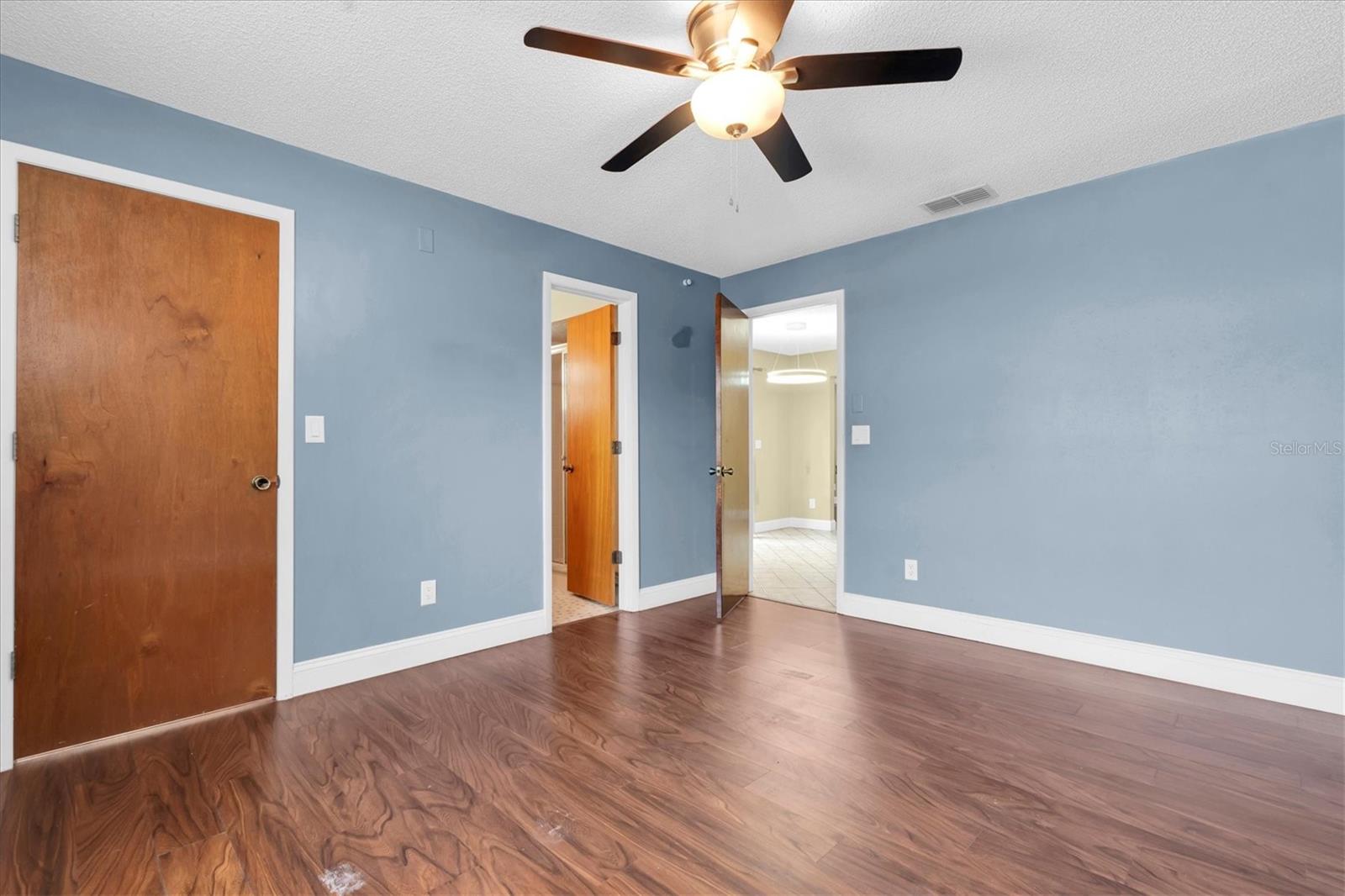 Image 10 of 31 For 3235 Hillsdale Avenue