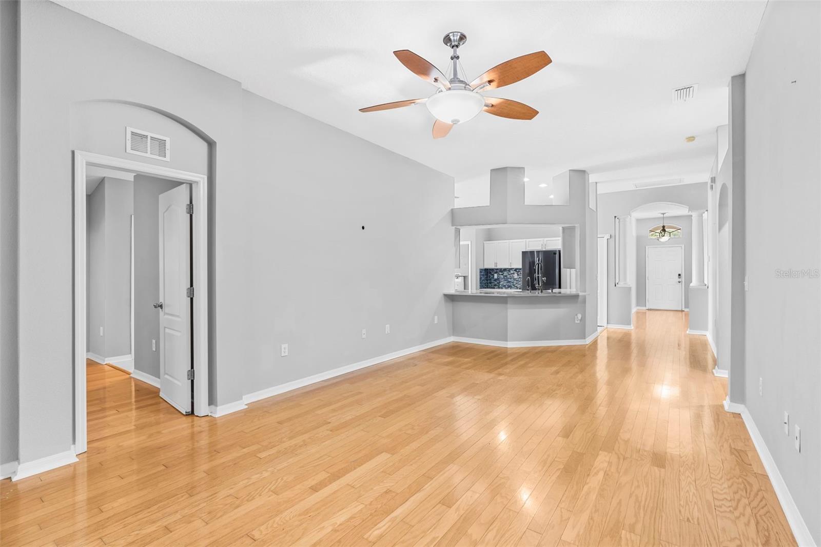 Listing photo id 9 for 15316 Lake Bella Vista Drive