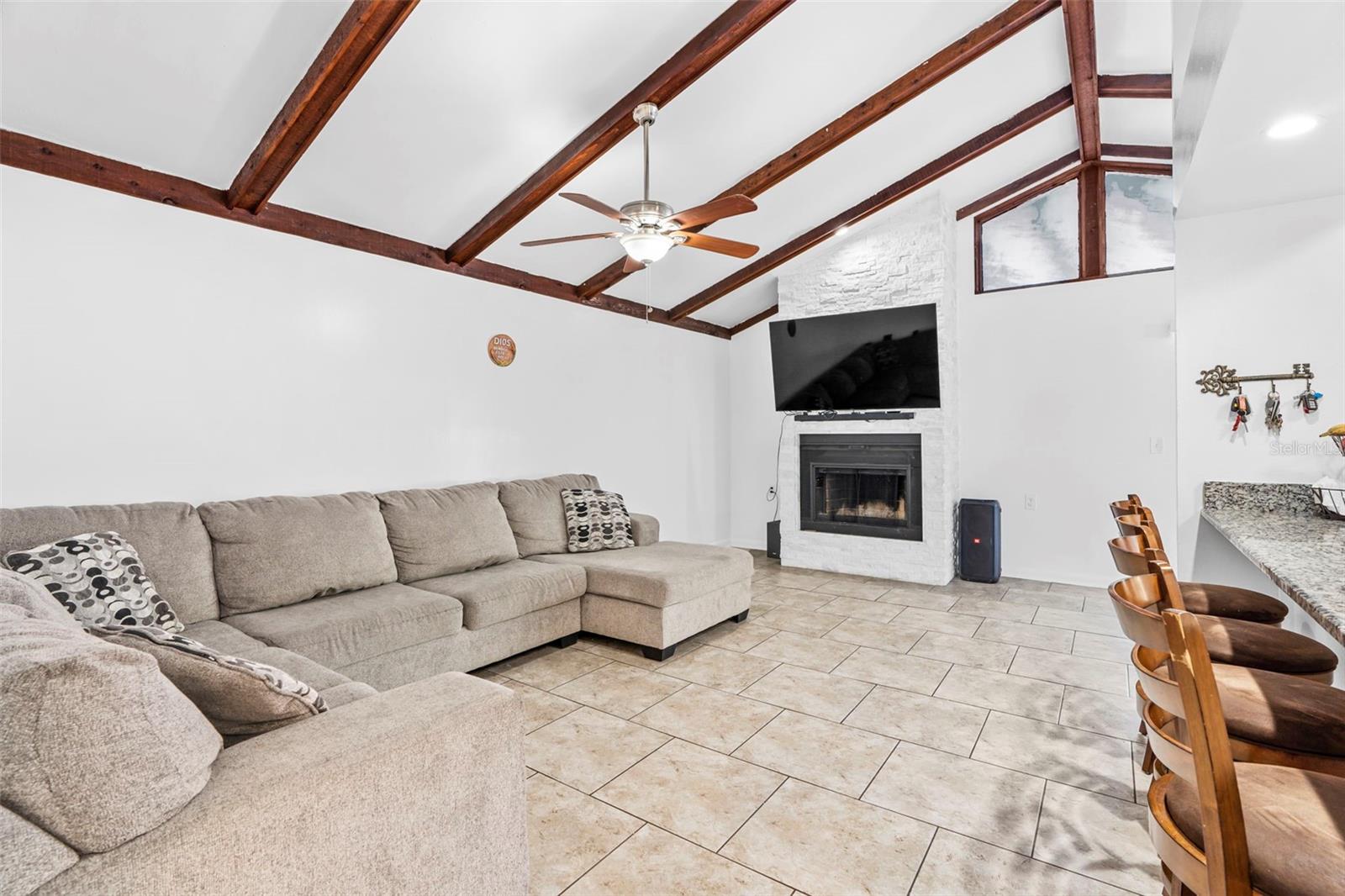 Listing photo id 24 for 15316 Lake Bella Vista Drive