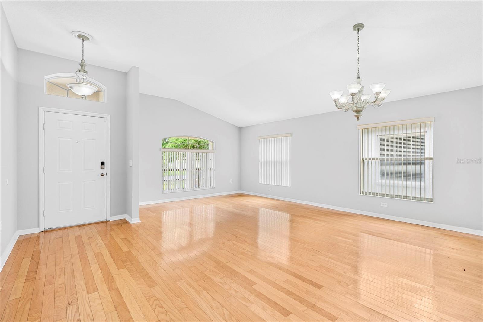 Listing photo id 25 for 15316 Lake Bella Vista Drive
