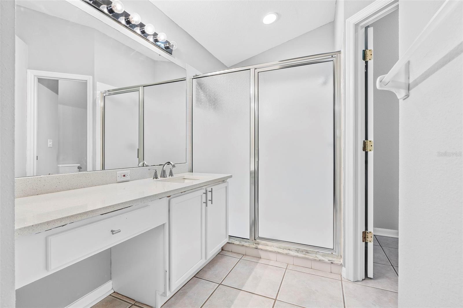 Listing photo id 6 for 15316 Lake Bella Vista Drive