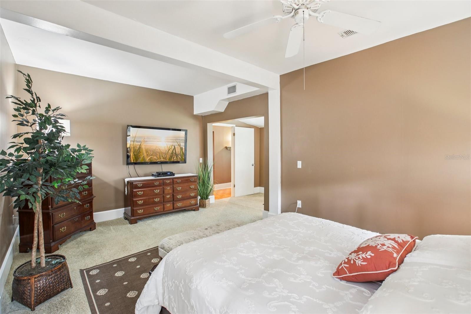 Image 24 of 67 For 501 32nd Avenue N
