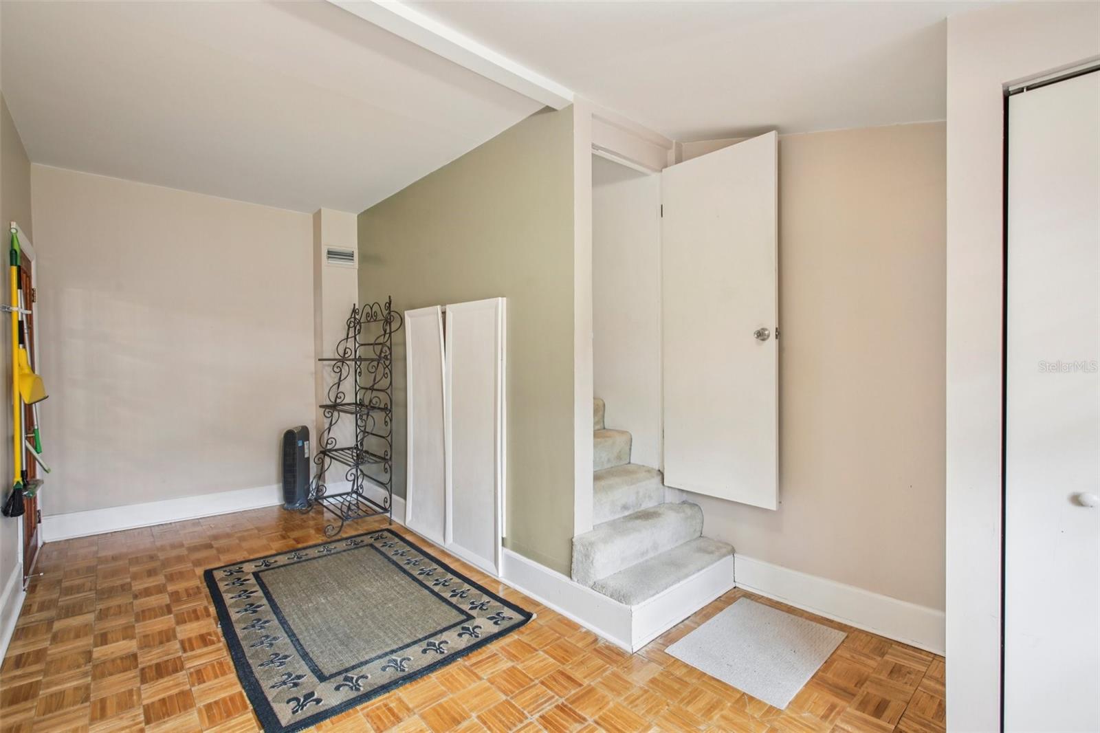 Image 39 of 67 For 501 32nd Avenue N