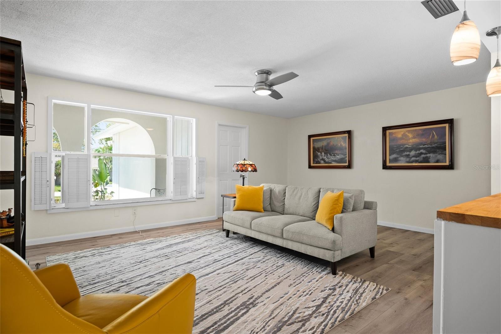 Image 11 of 50 For 10221 Bay Hills Drive