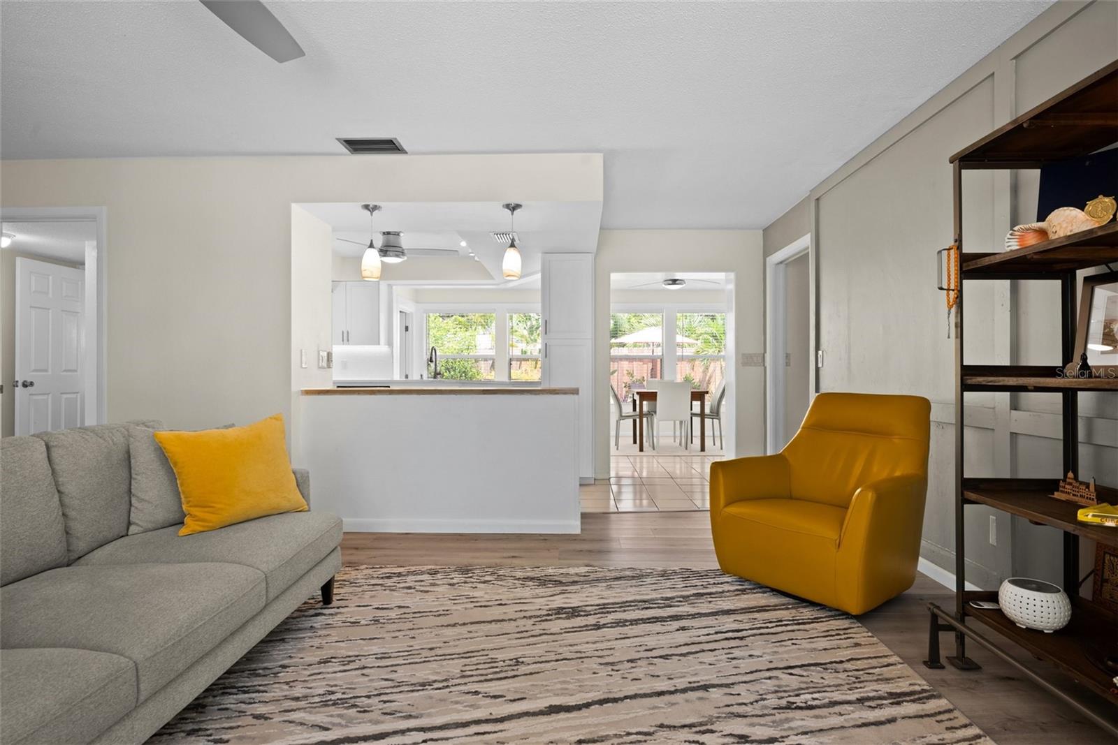 Image 14 of 50 For 10221 Bay Hills Drive
