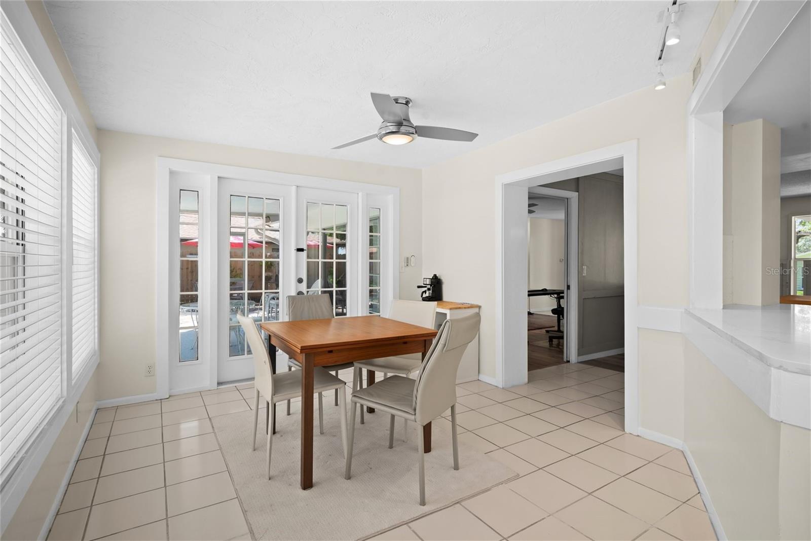 Image 20 of 50 For 10221 Bay Hills Drive