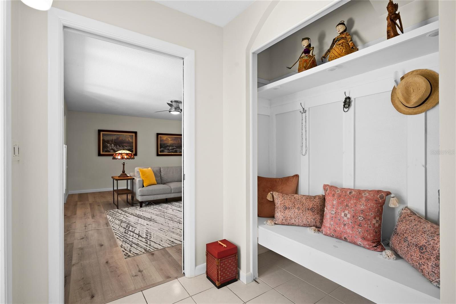 Image 4 of 50 For 10221 Bay Hills Drive