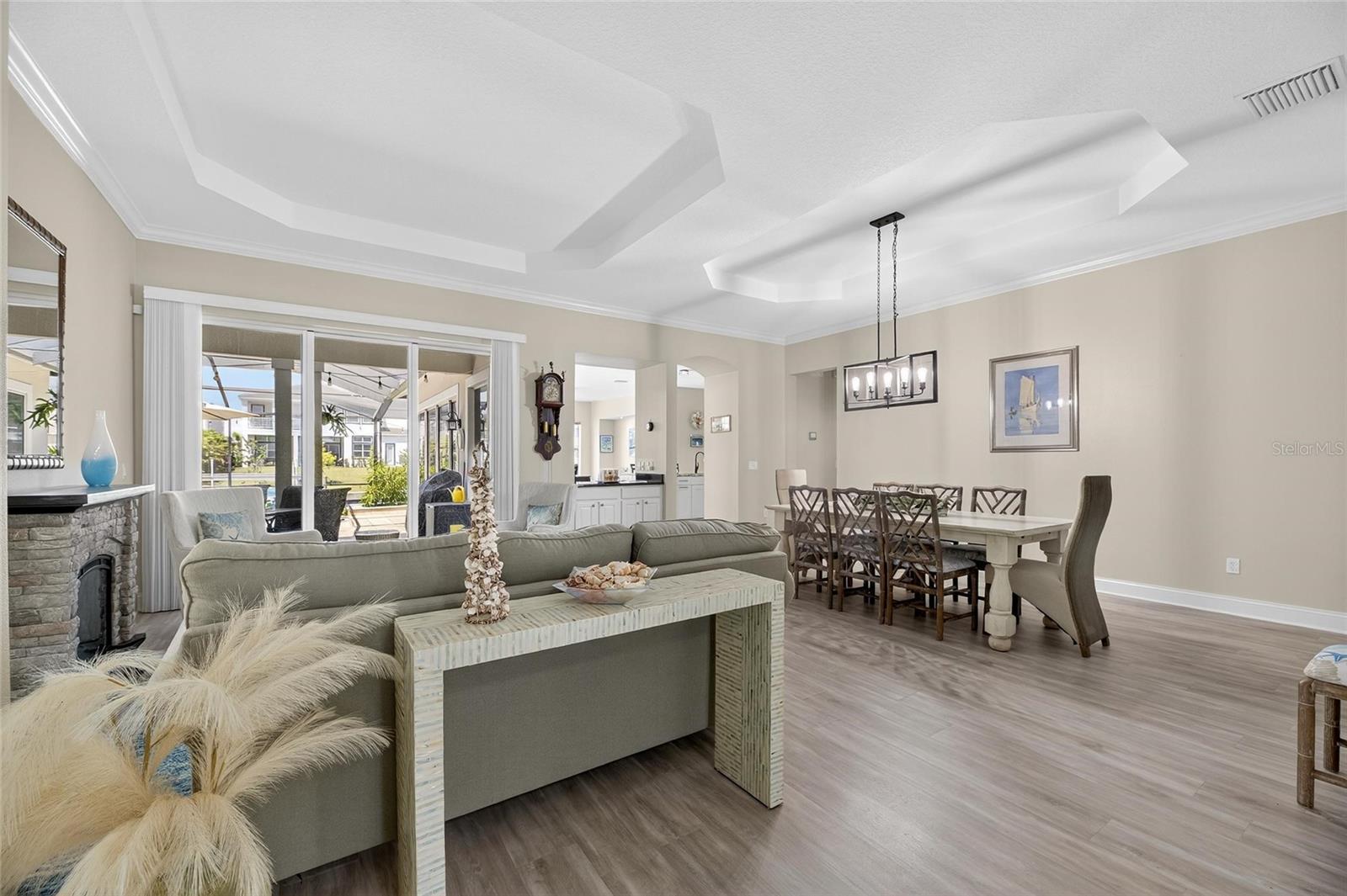 Image 10 of 78 For 617 Islebay Drive