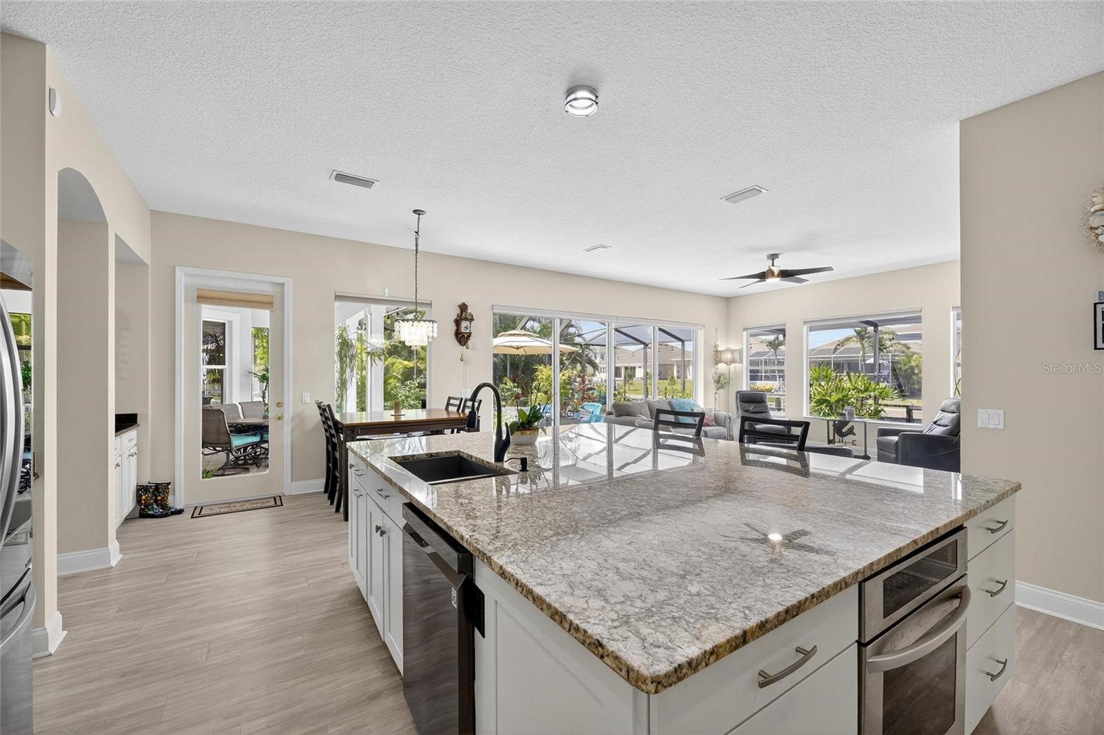 Image 21 of 78 For 617 Islebay Drive