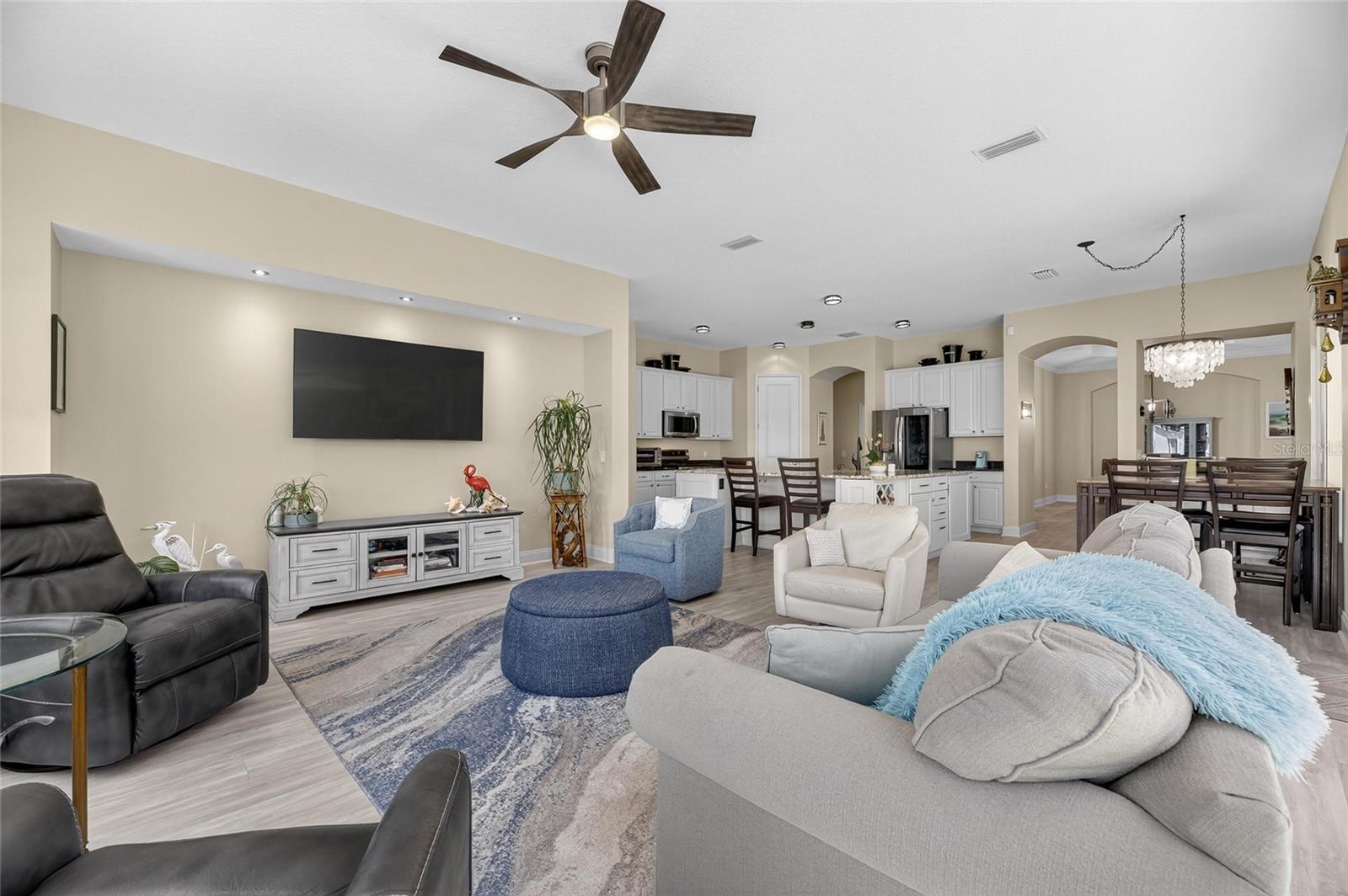 Image 32 of 78 For 617 Islebay Drive