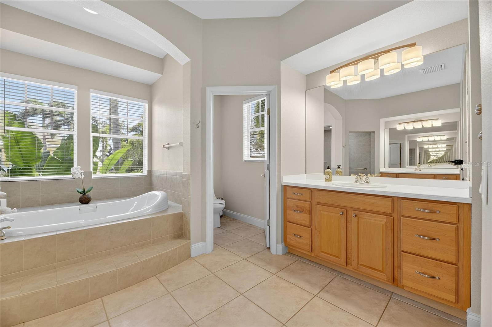 Image 50 of 78 For 617 Islebay Drive