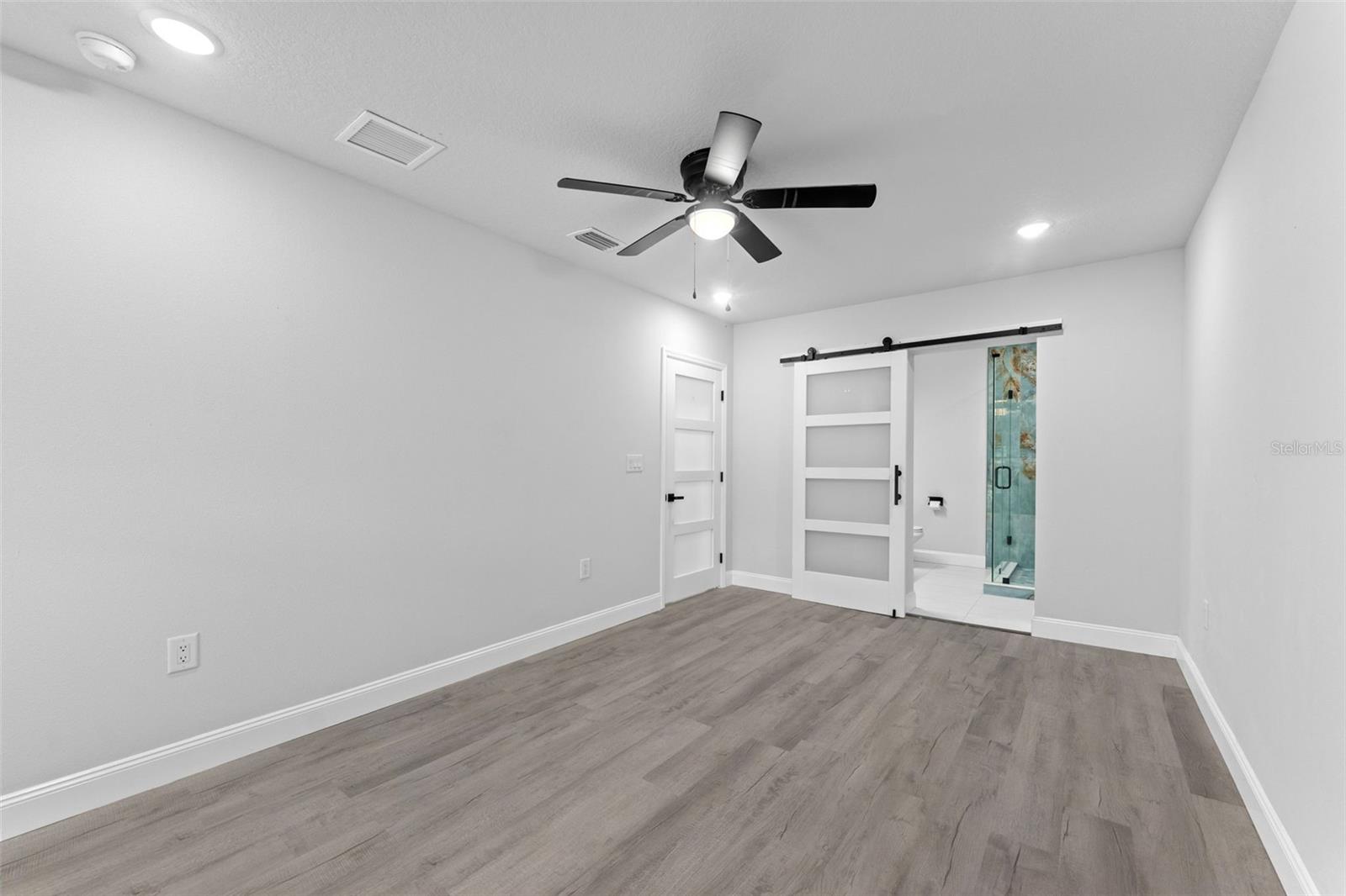 Image 13 of 33 For 10908 Aster Avenue