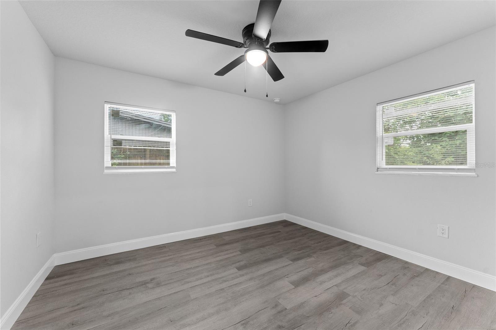 Image 20 of 33 For 10908 Aster Avenue