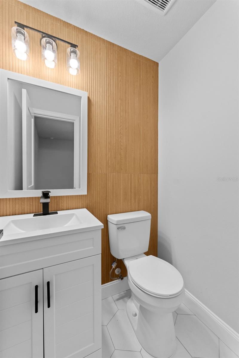 Image 22 of 33 For 10908 Aster Avenue