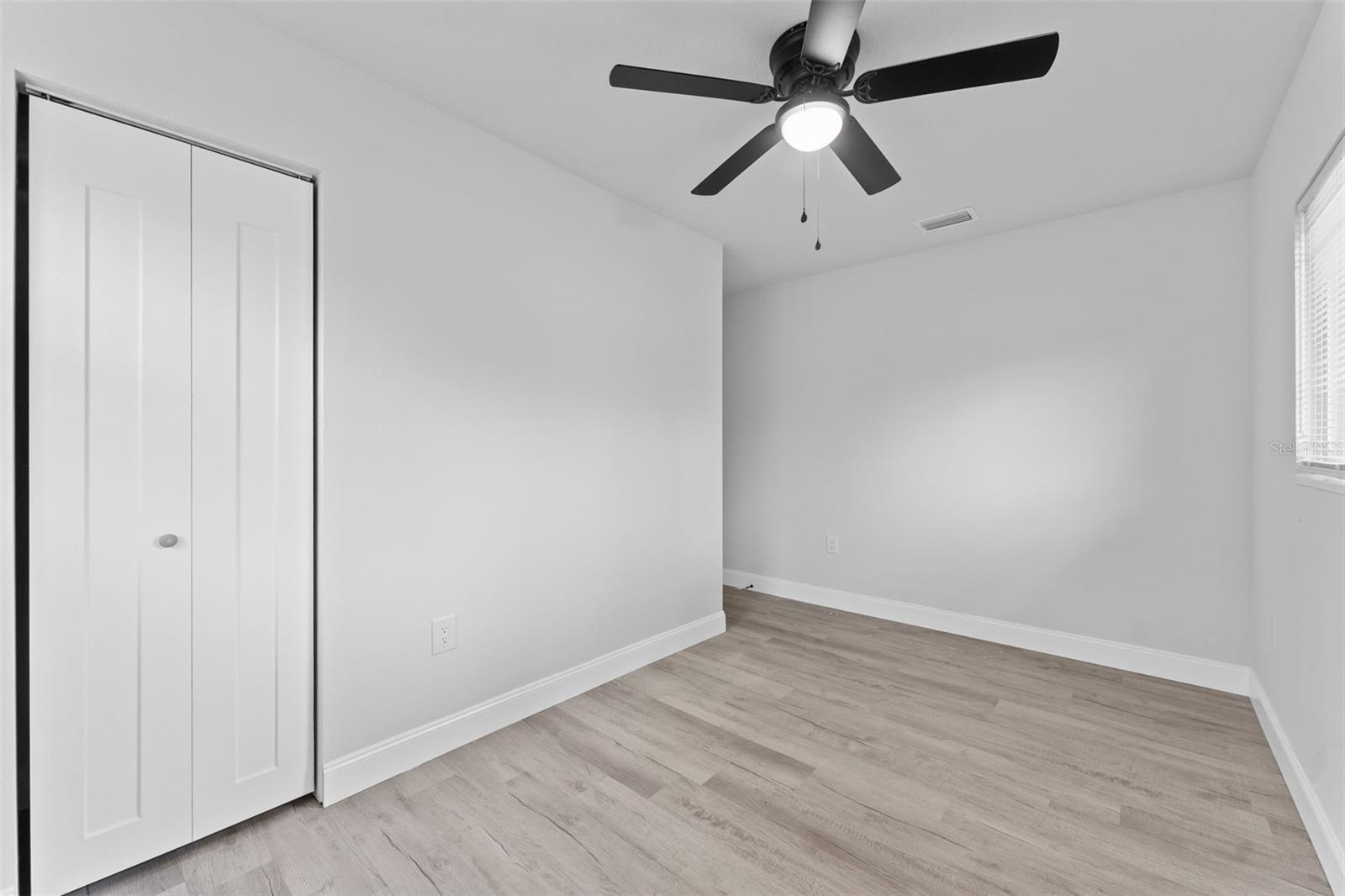 Image 26 of 33 For 10908 Aster Avenue