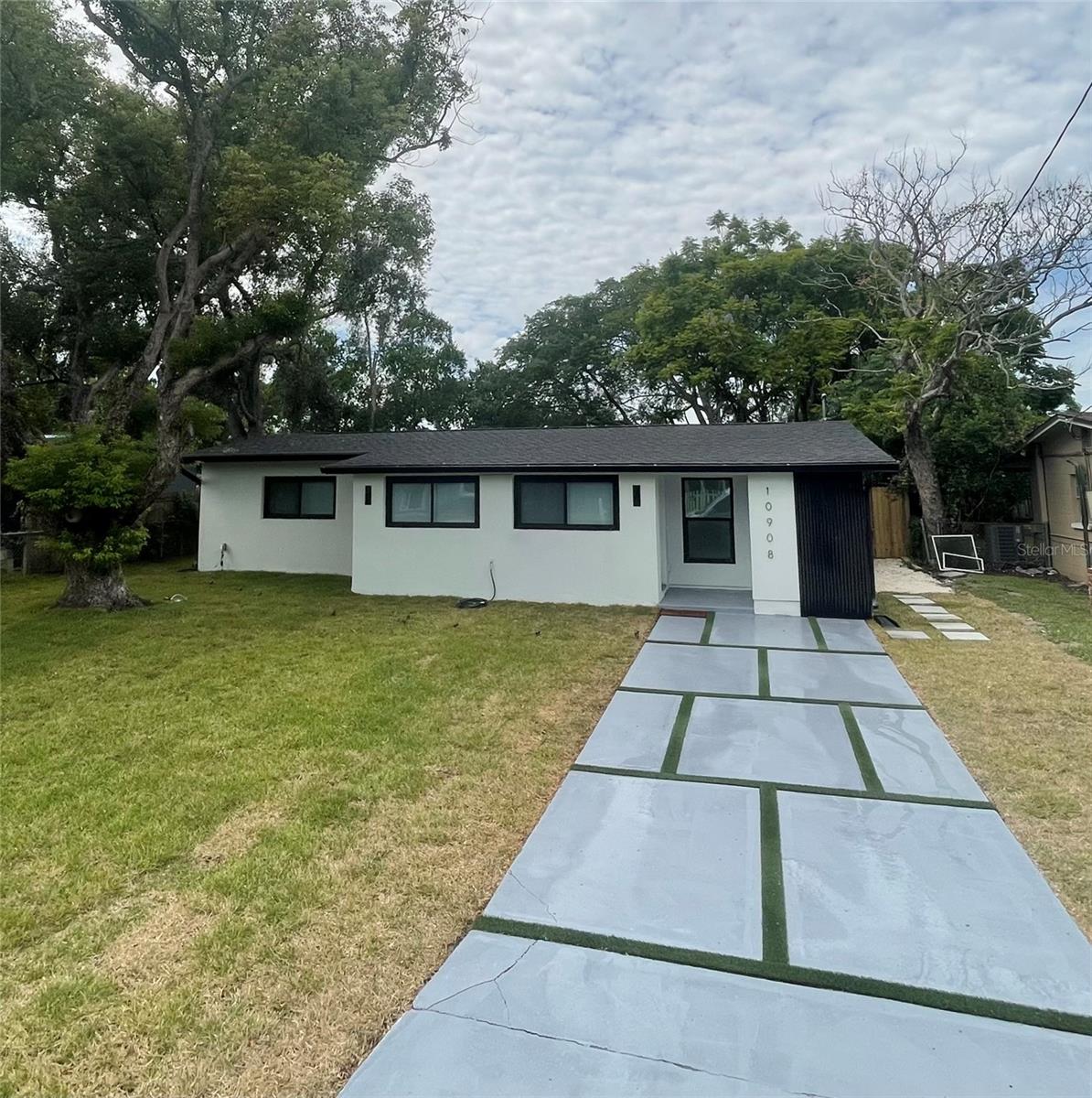 Image 3 of 33 For 10908 Aster Avenue