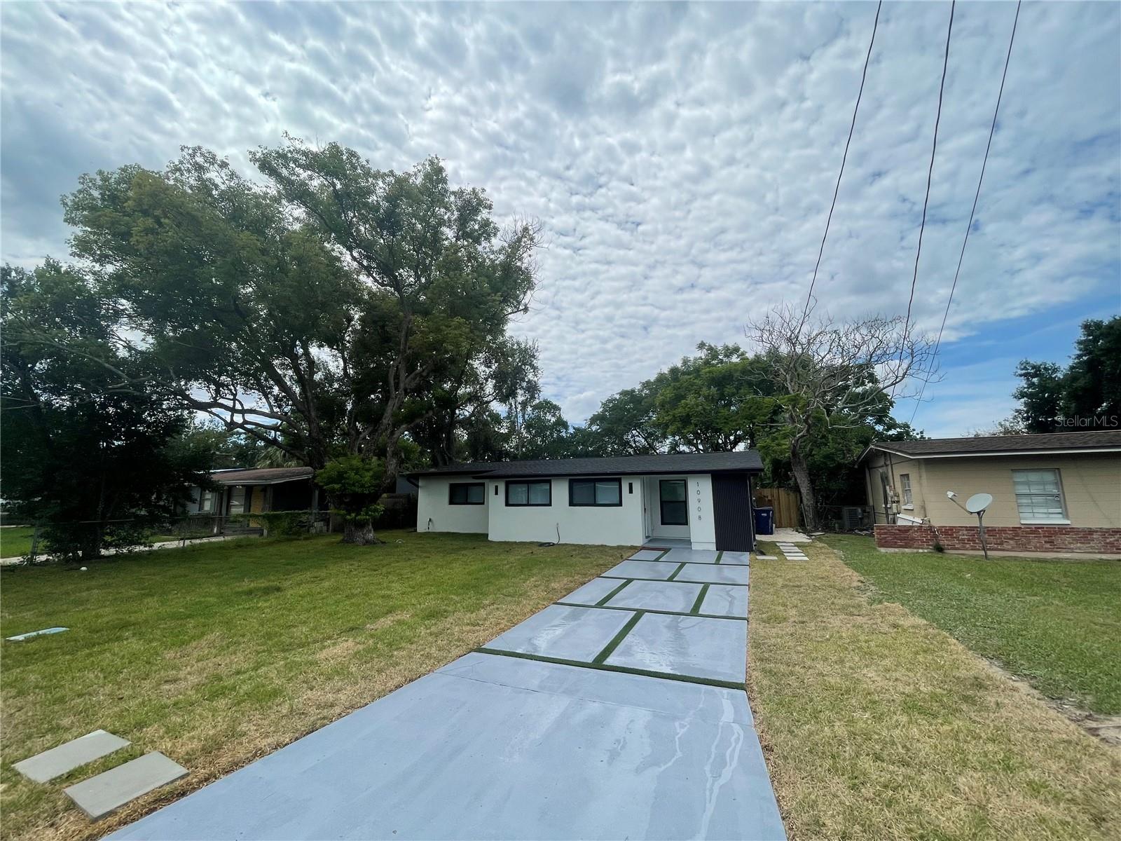 Image 4 of 33 For 10908 Aster Avenue