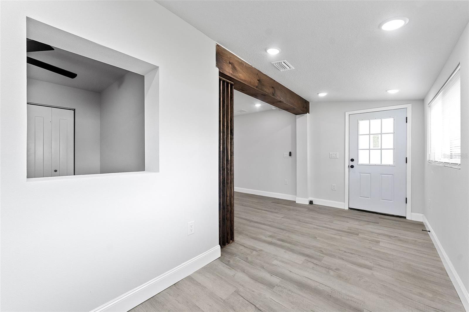 Image 6 of 33 For 10908 Aster Avenue