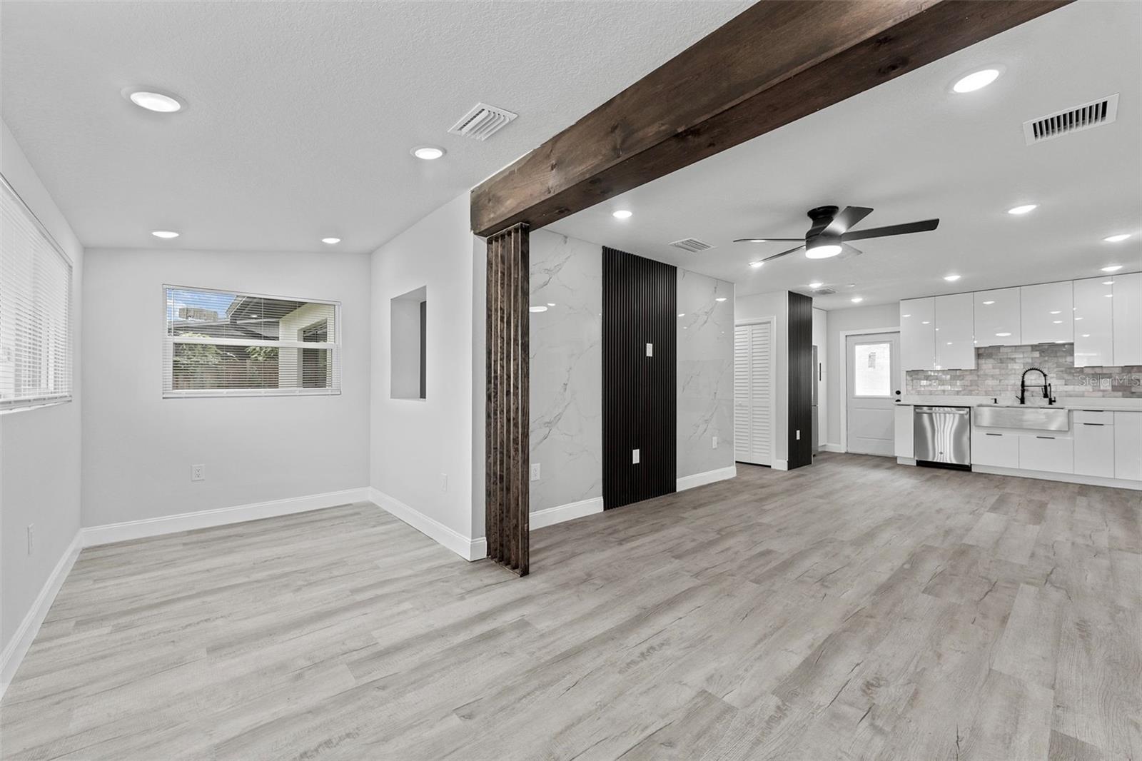 Image 7 of 33 For 10908 Aster Avenue