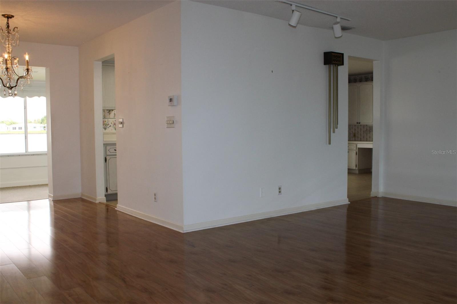 Image 19 of 50 For 9665 Mainlands Boulevard W