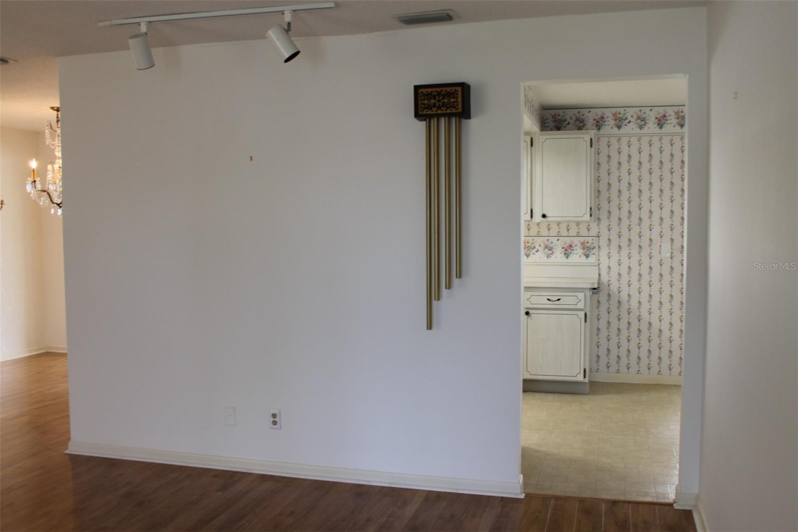 Image 20 of 50 For 9665 Mainlands Boulevard W