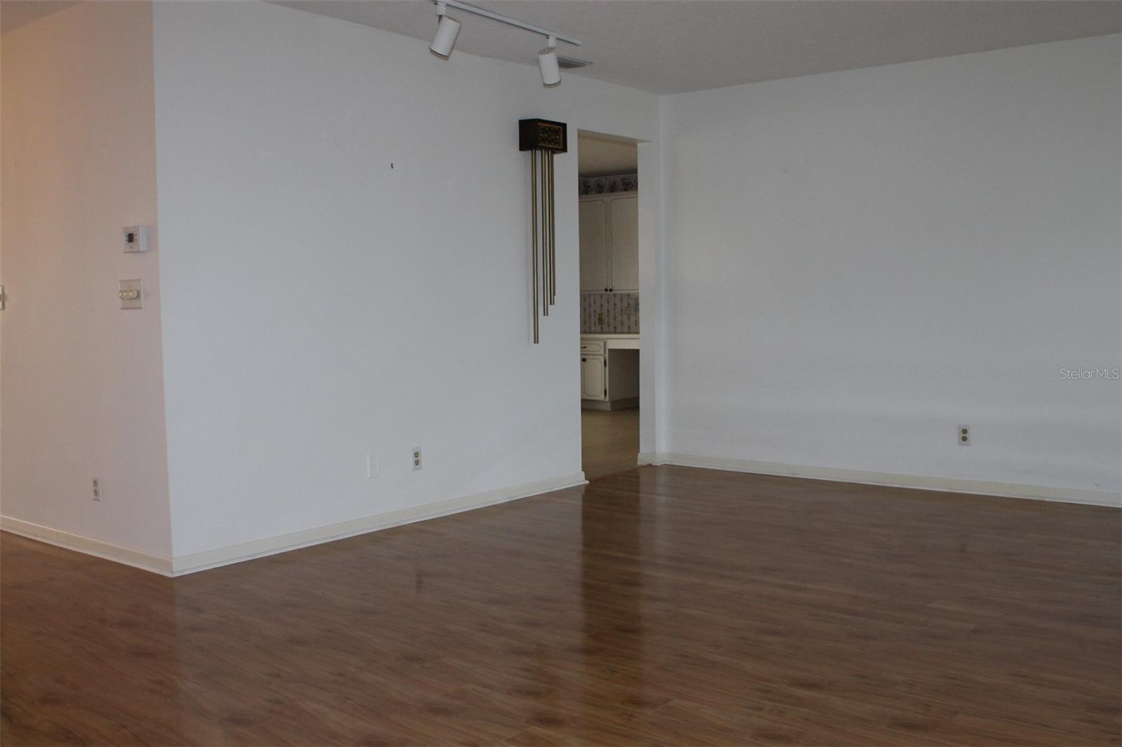 Image 21 of 50 For 9665 Mainlands Boulevard W