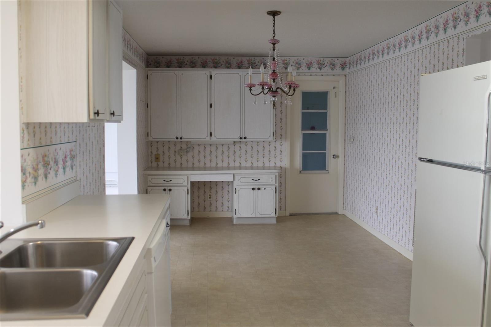 Image 30 of 50 For 9665 Mainlands Boulevard W