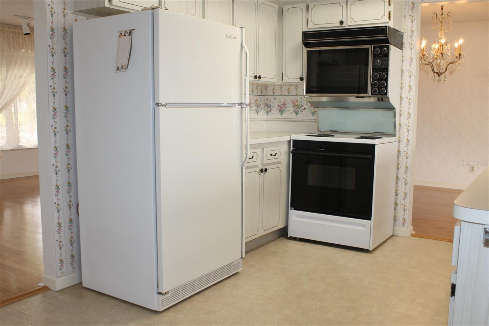 Image 31 of 50 For 9665 Mainlands Boulevard W