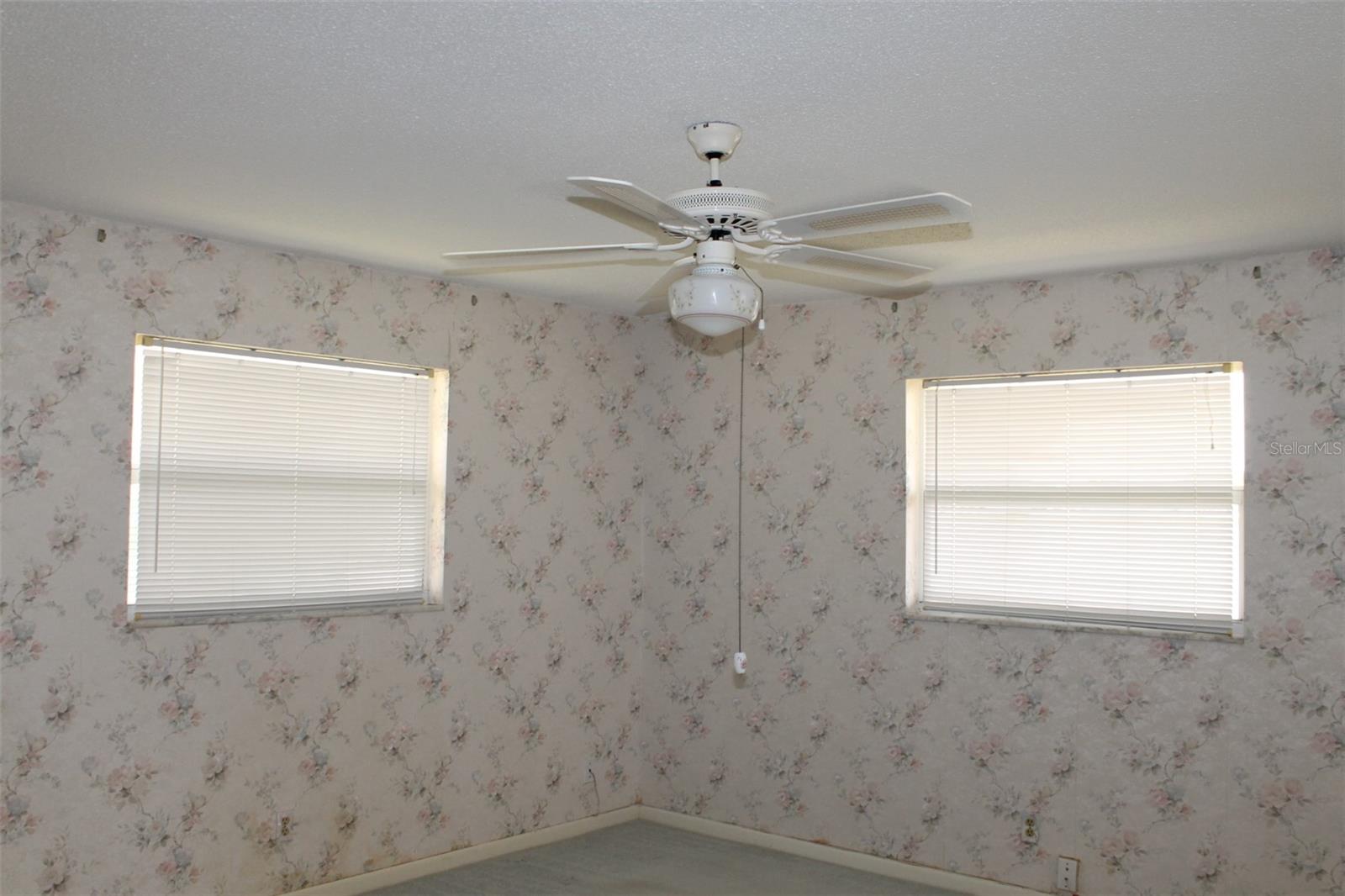 Image 33 of 50 For 9665 Mainlands Boulevard W