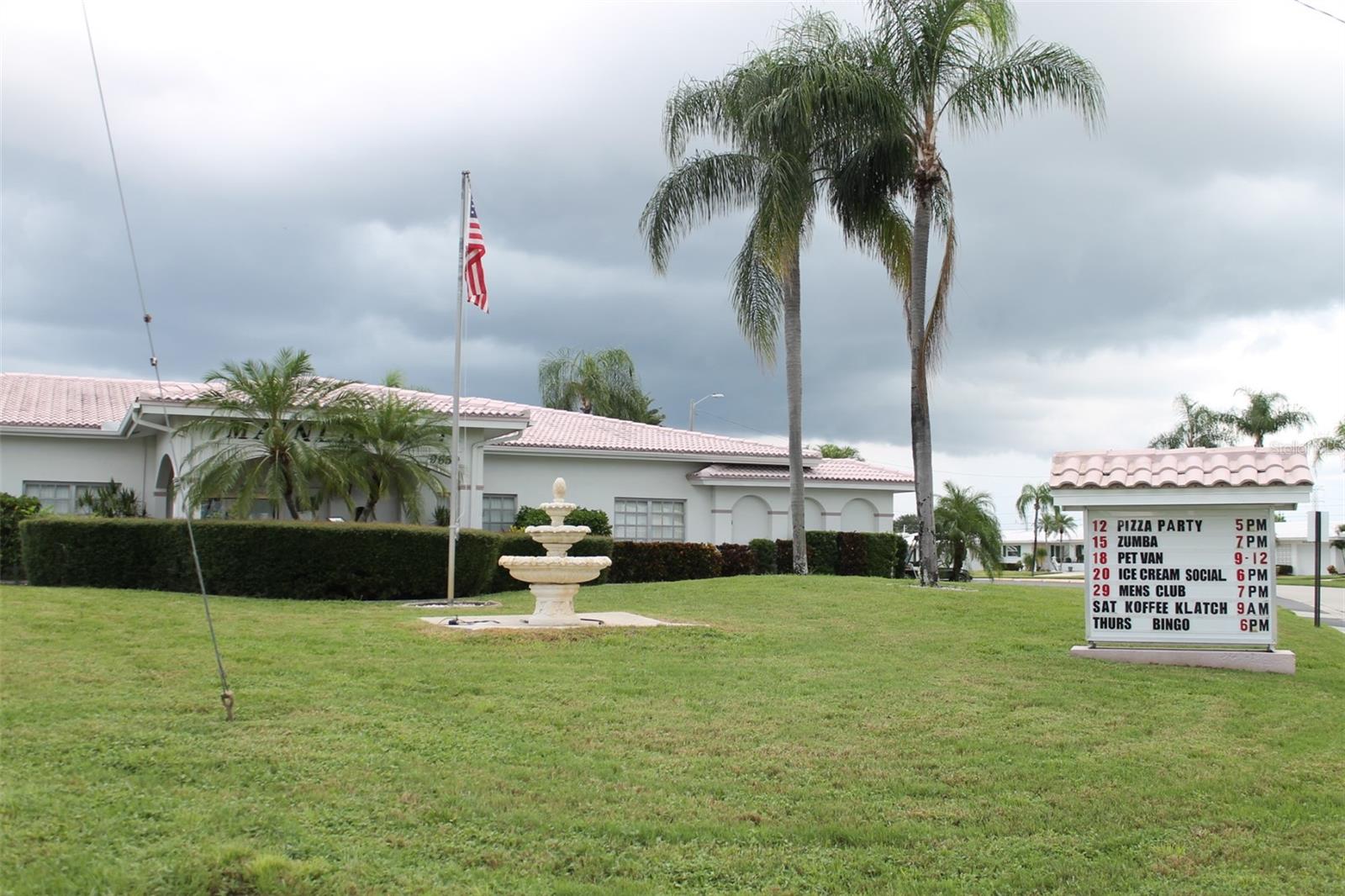Image 42 of 50 For 9665 Mainlands Boulevard W