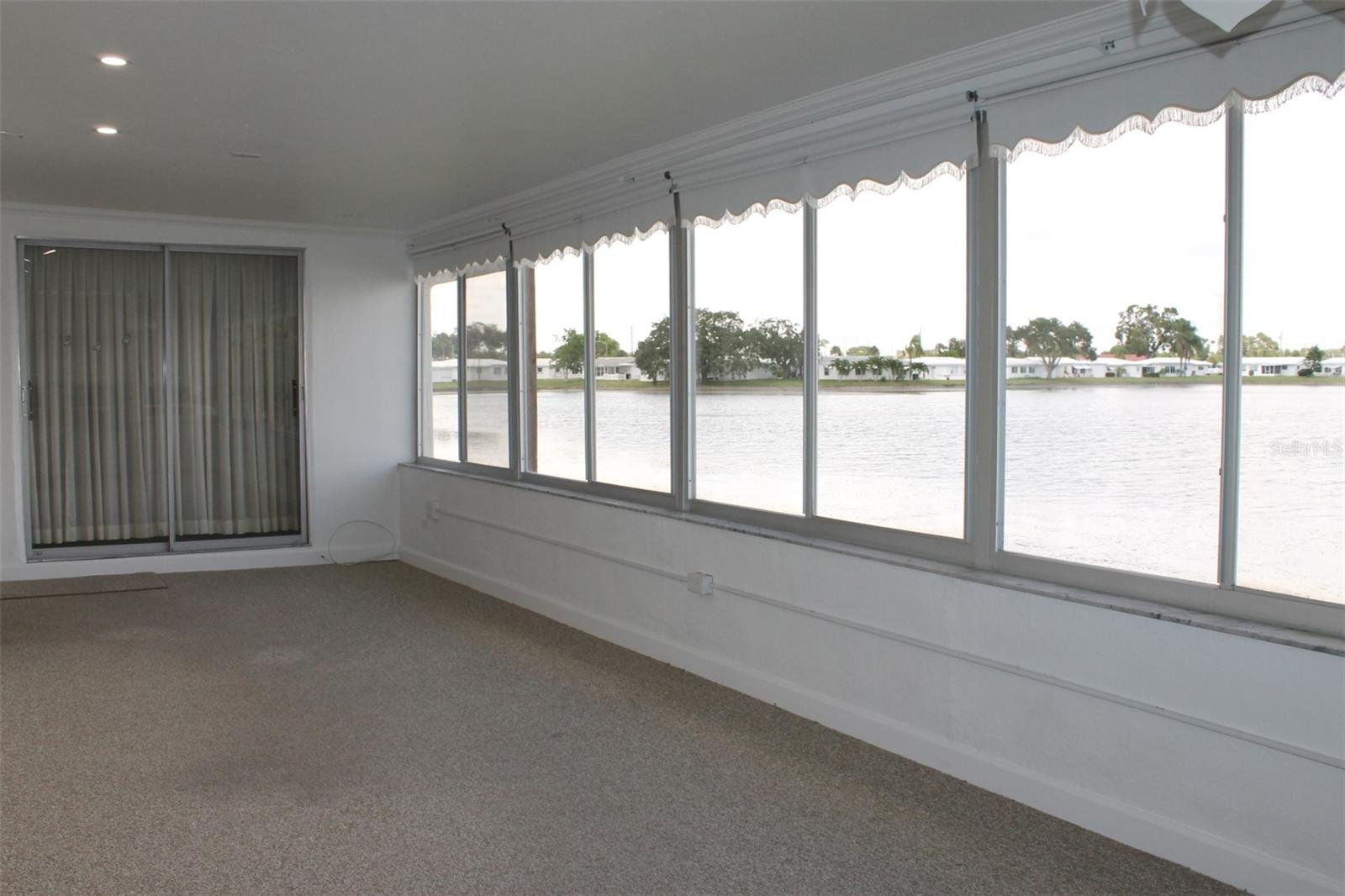 Image 6 of 50 For 9665 Mainlands Boulevard W