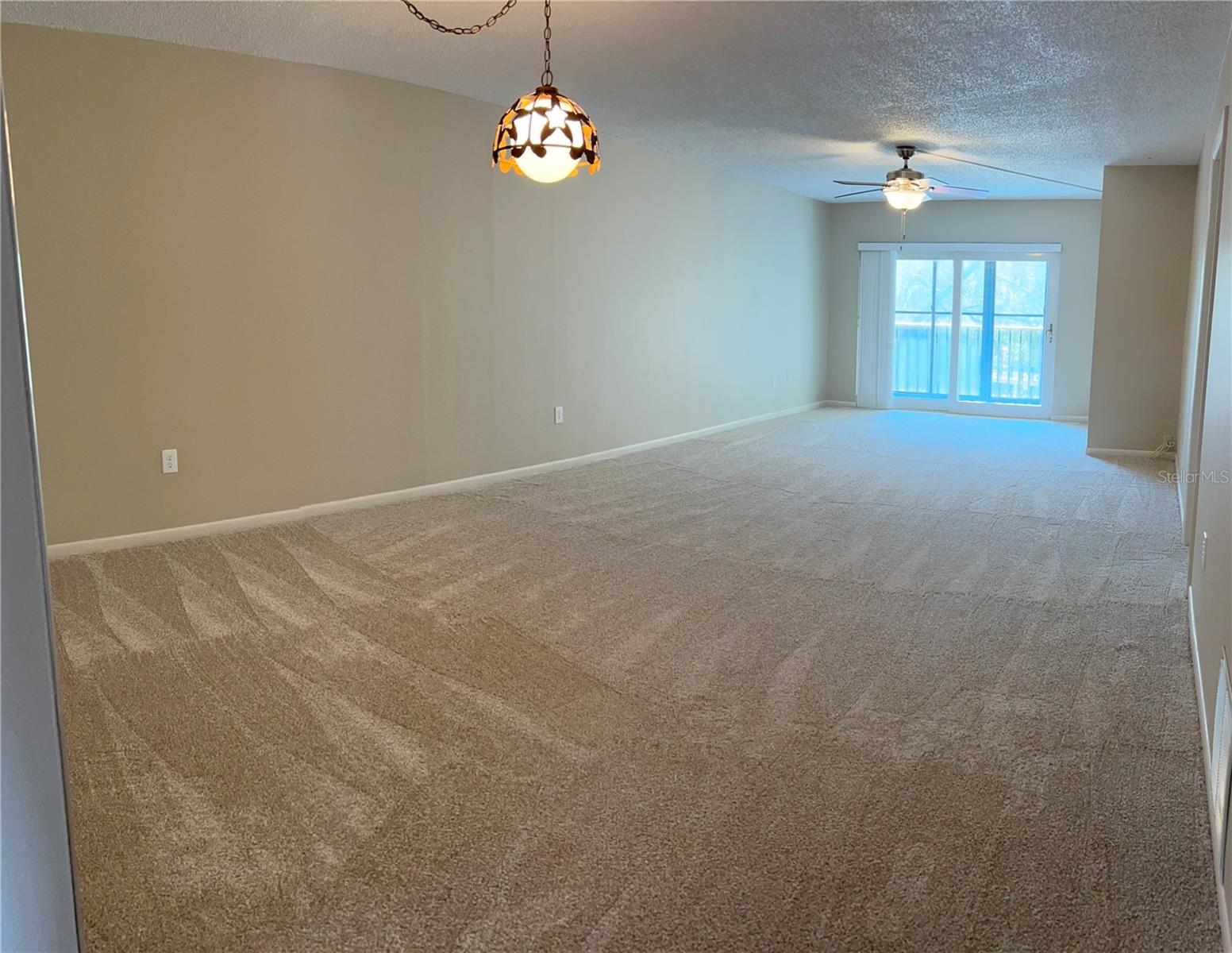 Image 4 of 14 For 845 Maple Court 210