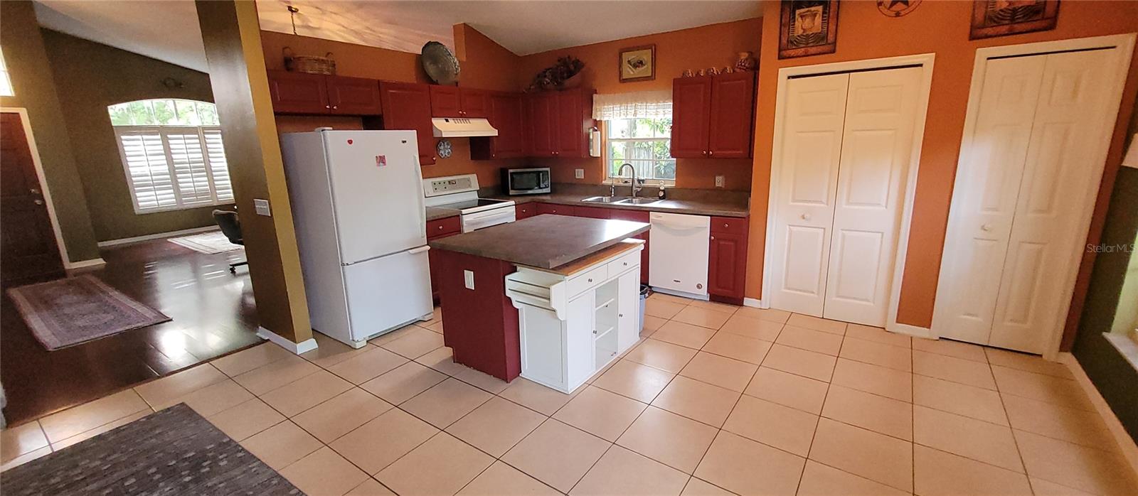 Image 3 of 6 For 1136 Crown Isle Circle