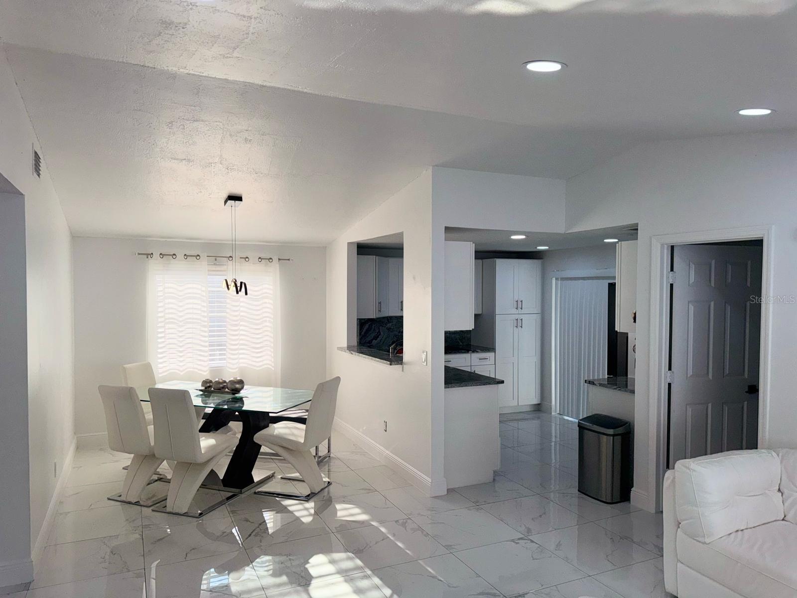 Image 2 of 6 For 9219 Spy Glass Court