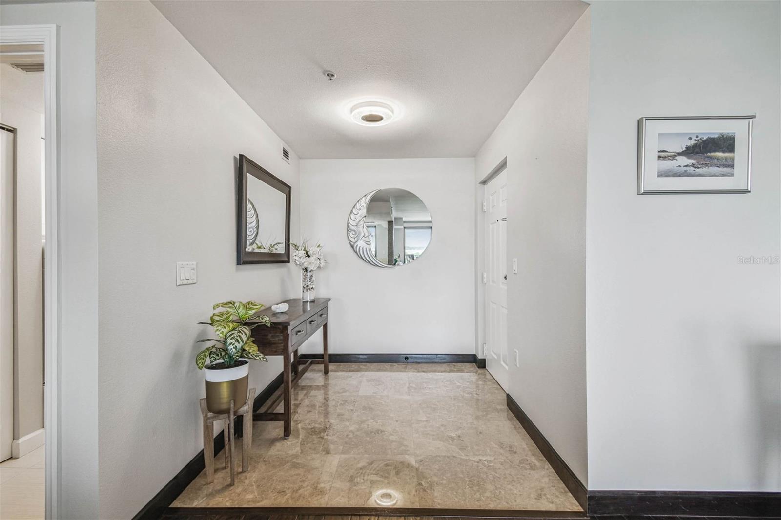 Image 13 of 69 For 670 Island Way 602