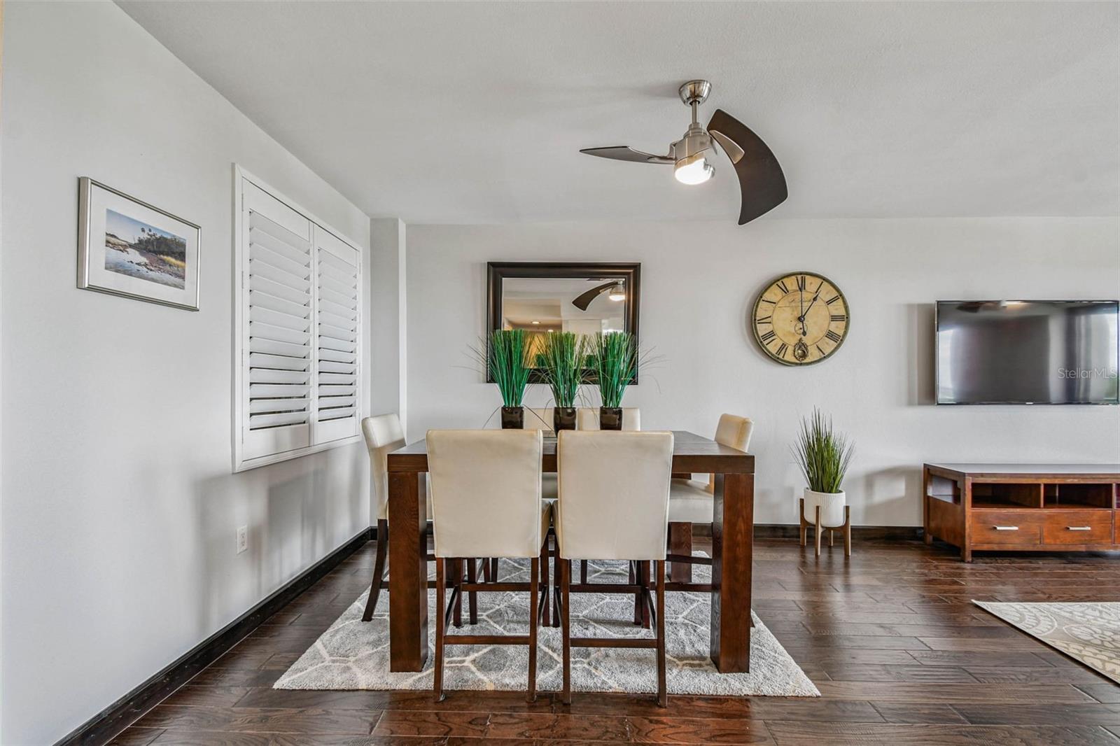 Image 14 of 69 For 670 Island Way 602