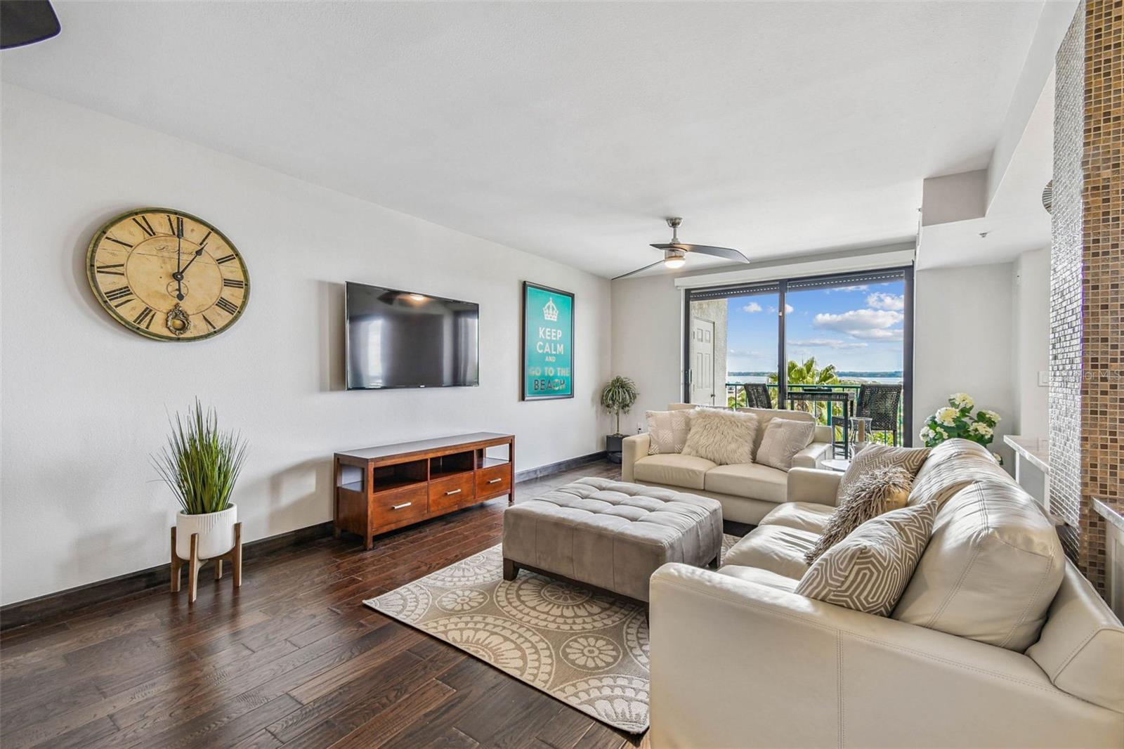 Image 16 of 69 For 670 Island Way 602