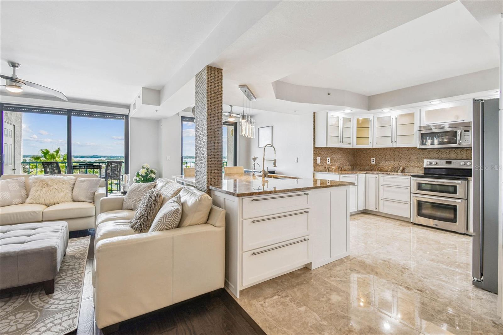 Image 3 of 69 For 670 Island Way 602