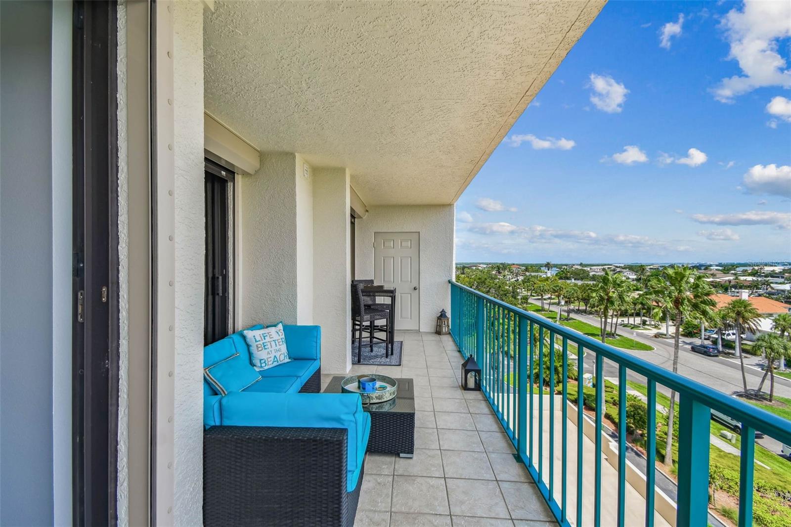 Image 42 of 69 For 670 Island Way 602