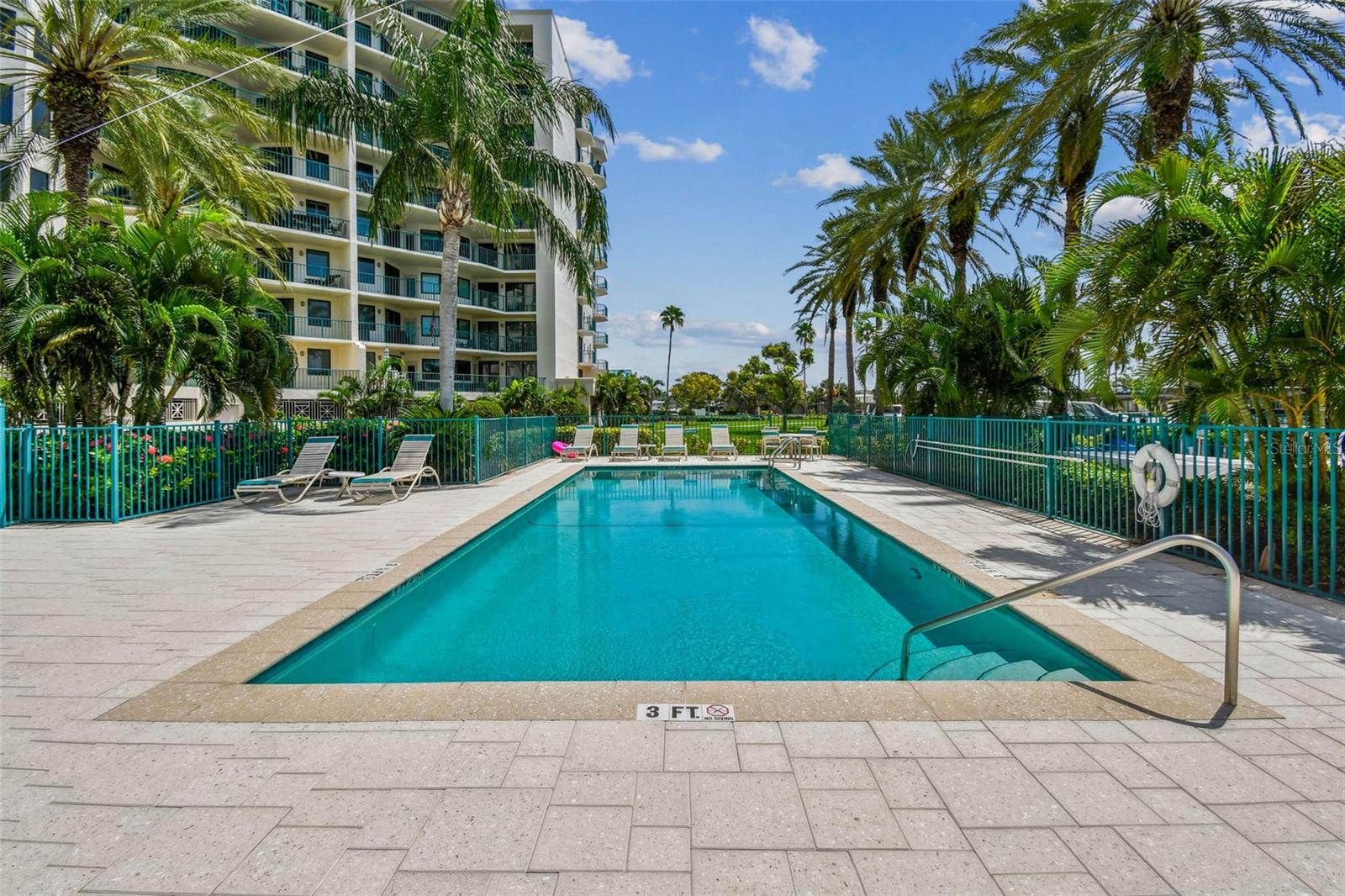 Image 47 of 69 For 670 Island Way 602