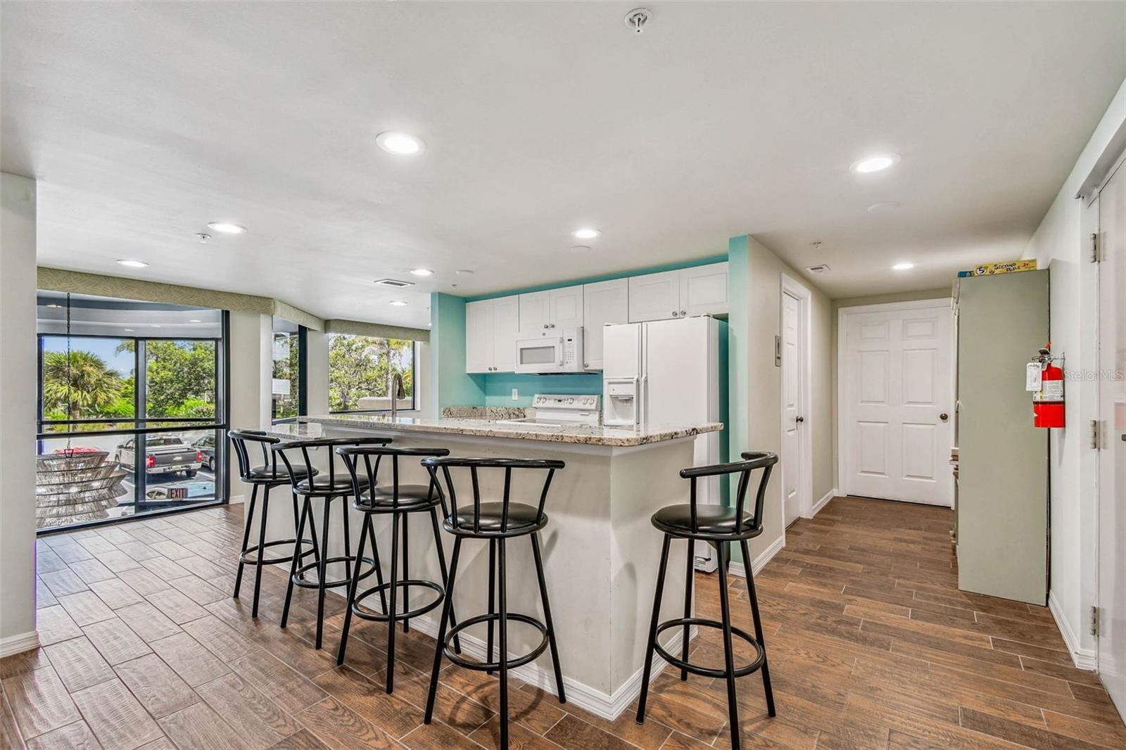 Image 61 of 69 For 670 Island Way 602