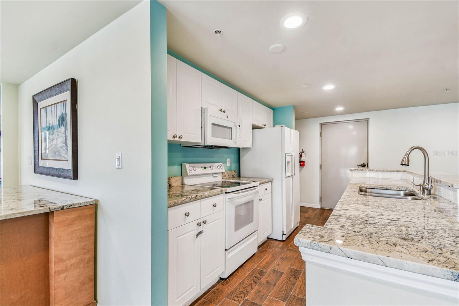 Image 62 of 69 For 670 Island Way 602
