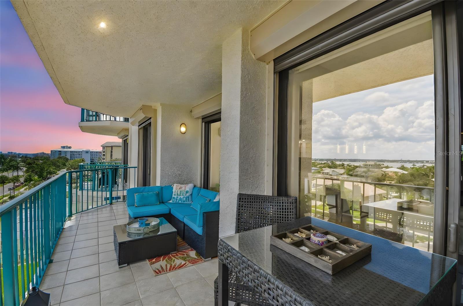 Image 7 of 69 For 670 Island Way 602