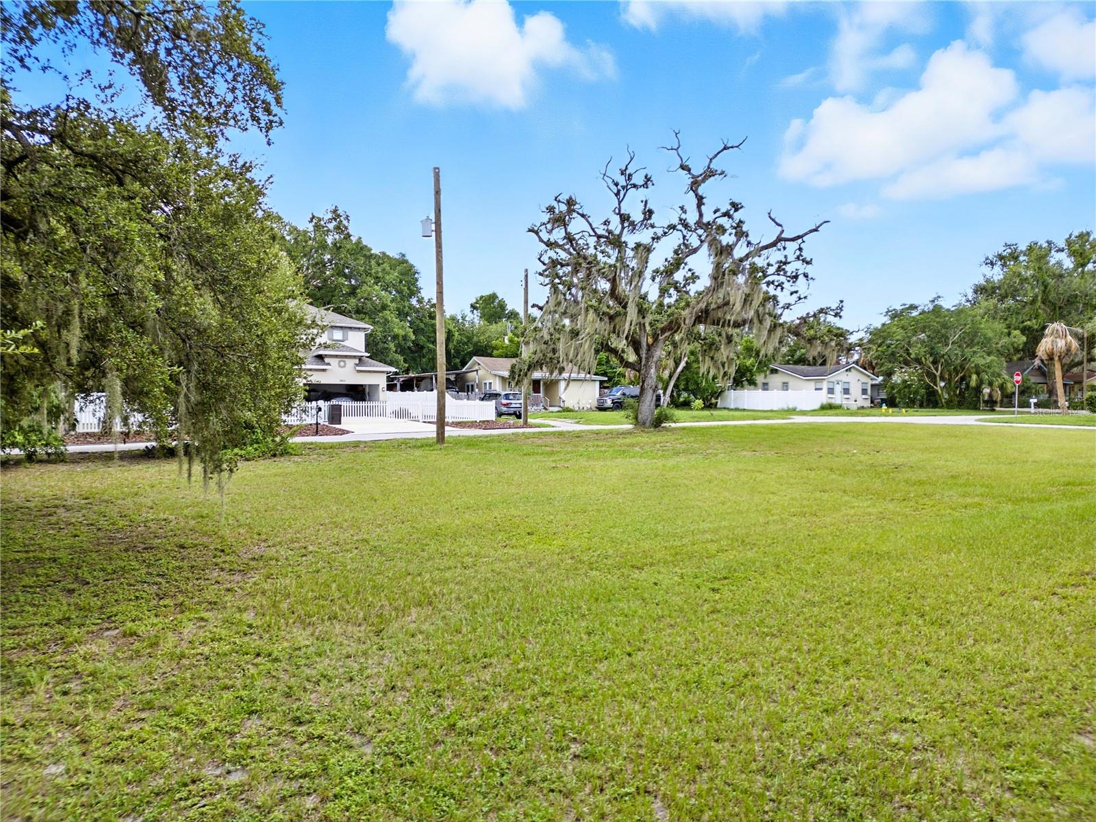 Image 18 of 21 For 301 Kentucky Avenue