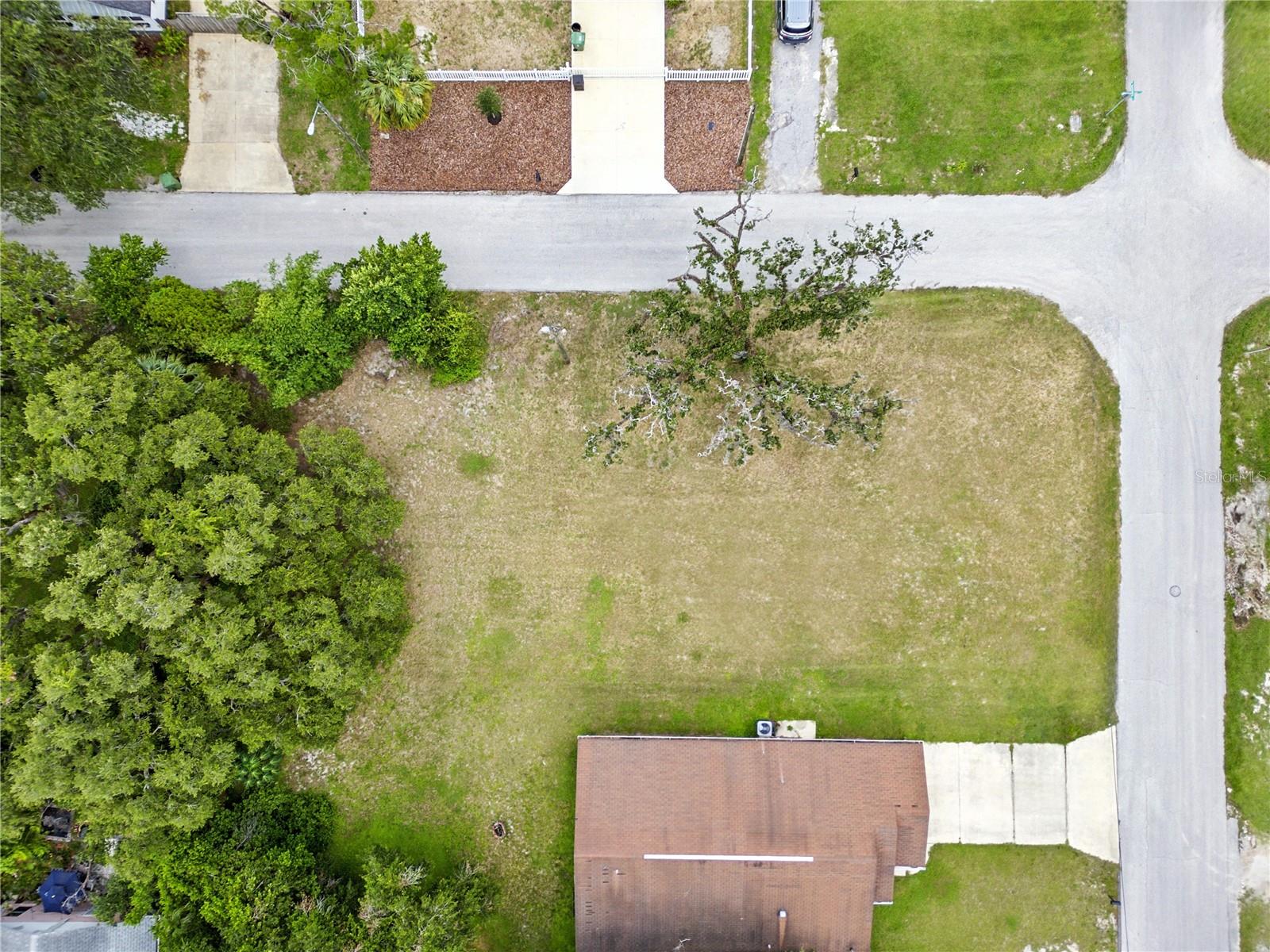 Listing photo id 24 for 301 Kentucky Avenue