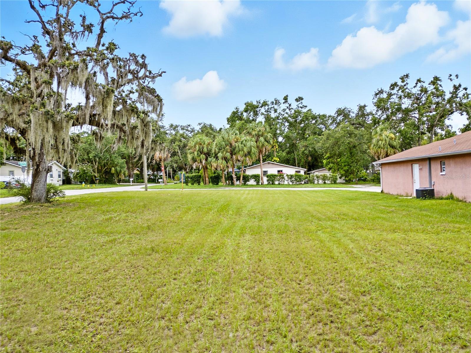 Listing photo id 26 for 301 Kentucky Avenue